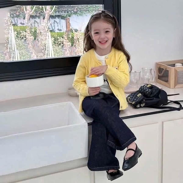 Áo len cardigan trái tim thêu chữ More nhiều màu cho bé gái