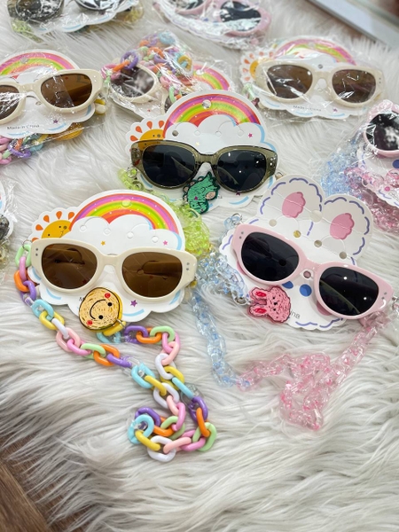 Kính kèm dây đeo style Hàn 5 mẫu