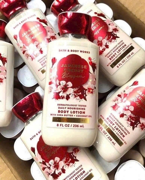 Sữa dưỡng thể body lotion Bath&body works Japanese Cherry Blossom 236ml