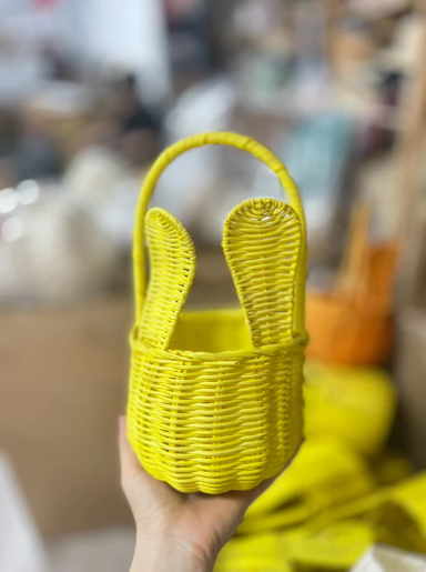 Giỏ mây tai thỏ màu vàng, cam, hồng size23x25cm