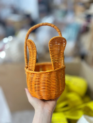 Giỏ mây tai thỏ màu vàng, cam, hồng size23x25cm