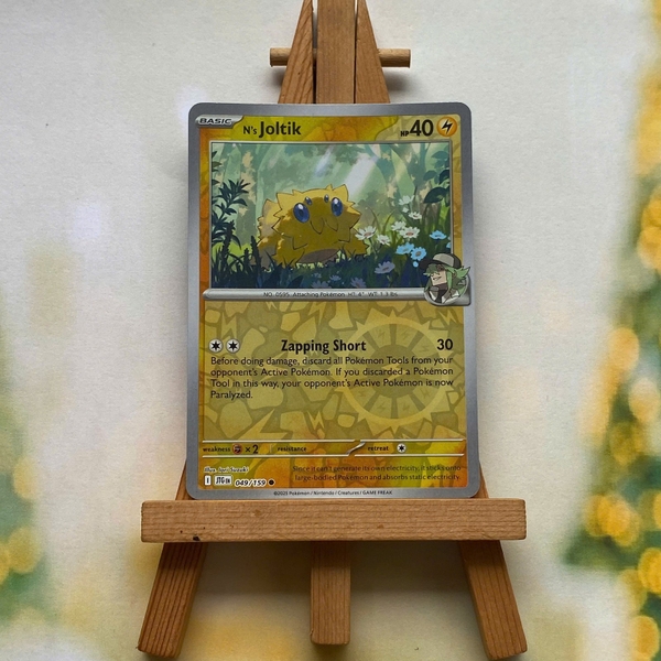 Thẻ hình Pokemon N's Joltik 049/159 - Lá bài lẻ Journey Together Common Reverse Holo tiếng Anh chính hãng