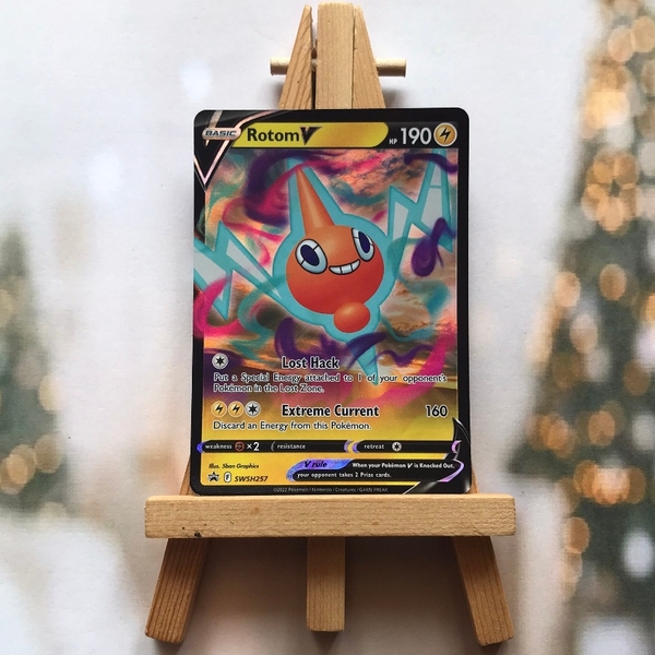 Thẻ hình Pokemon Rotom V SWSH257 - Lá bài Sword & Shield Promo tiếng Anh chính hãng