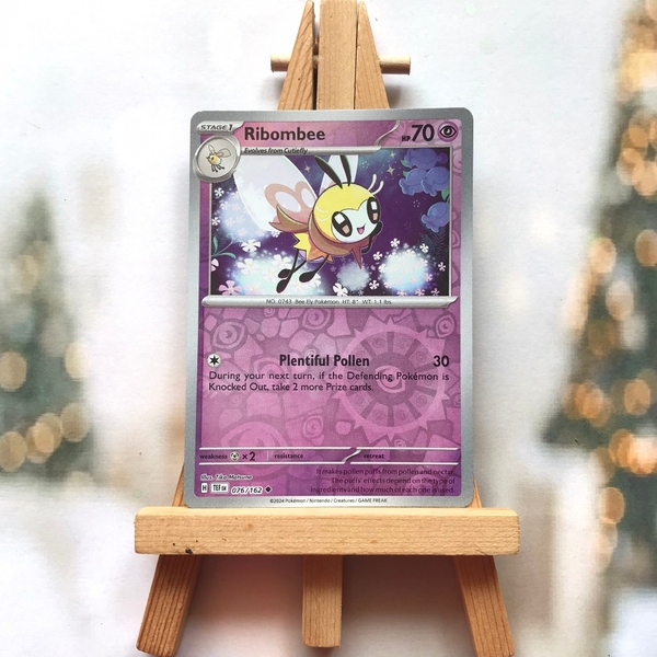Thẻ hình Pokemon Ribombee 076/162 - Lá bài Scarlet & Violet: Temporal Forces Uncommon Reverse Holo tiếng Anh chính hãng