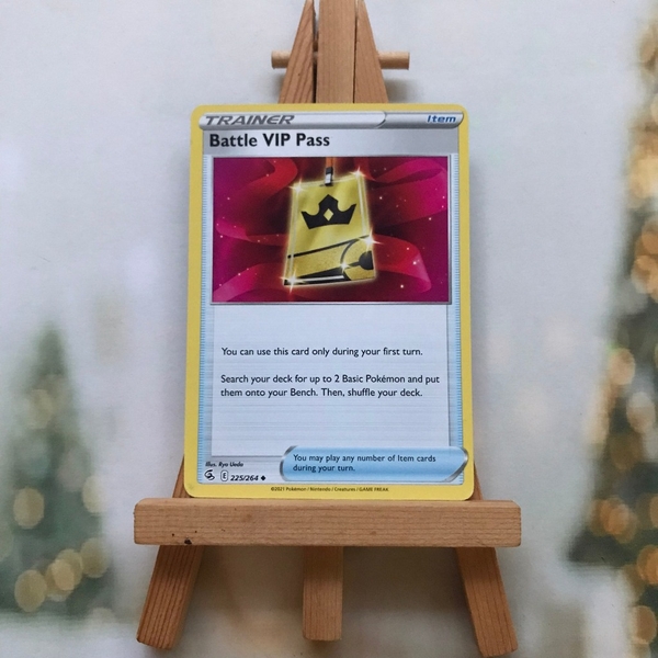 Thẻ hình Pokemon Battle VIP Pass 225/264 - Lá bài lẻ Fusion Strike Uncommon Reverse Holo tiếng Anh chính hãng