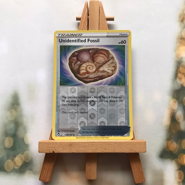 Thẻ hình Pokemon Unidentified Fossil 165/195 - Lá bài lẻ Silver Tempest Uncommon Reverse Holo tiếng Anh chính hãng