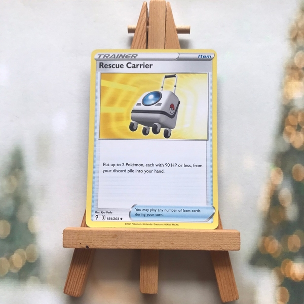 Thẻ hình Pokemon Rescue Carrier 154/203 - Lá bài lẻ Evolving Skies Uncommon Revere Holo tiếng Anh chính hãng