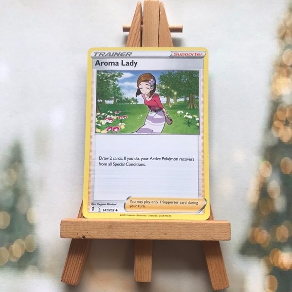 Thẻ hình Pokemon Aroma Lady 141/203 - Lá bài lẻ Uncommon tiếng Anh chính hãng