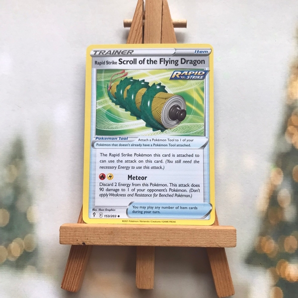 Thẻ Pokemon Rapid Strike Scroll of the Flying Dragon 153/203 - Lá bài Evolving Skies Uncommon Reverse Holo tiếng Anh chính hãng