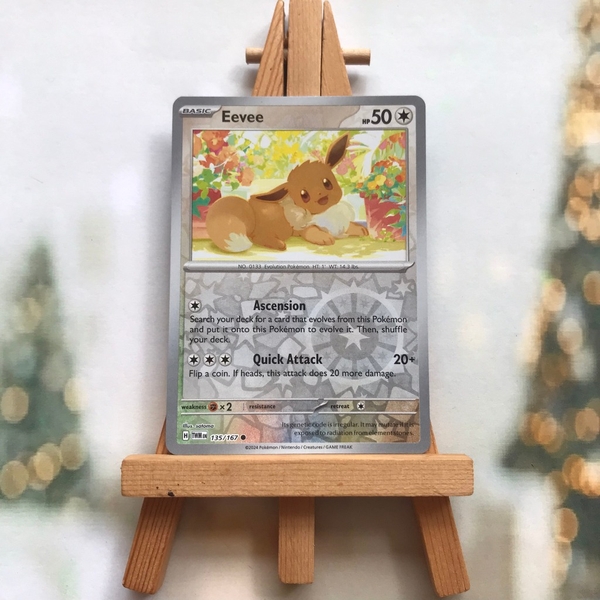 Thẻ hình Pokemon Eevee 135/167 - Lá bài lẻ Scarlet & Violet Twilight Masquerade Common Reverse Holo tiếng Anh chính hãng ảnh 2