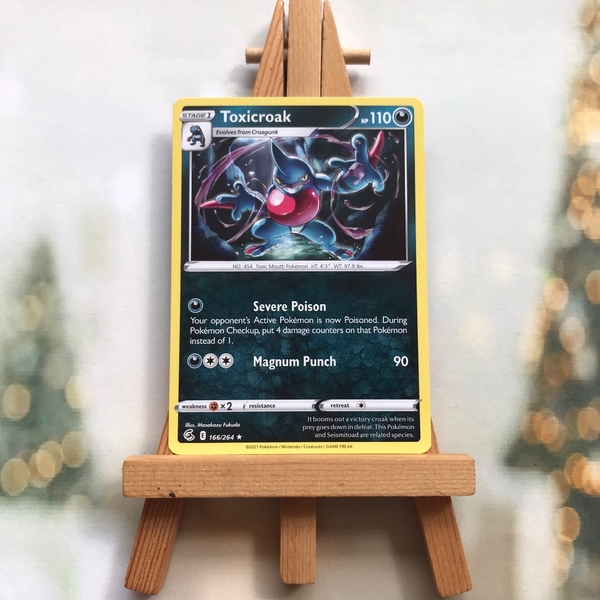 Thẻ hình Pokemon Toxicroak 166/264 - Lá bài lẻ Sword & Shield: Fusion Strike Rare Reverse Holo tiếng Anh chính hãng