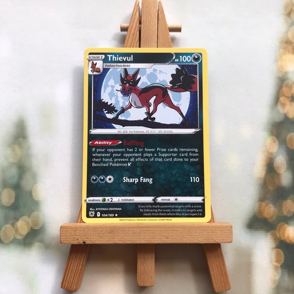 Thẻ hình Pokemon Thievul 104/189 - Lá bài lẻ Sword & Shield: Astral Radiance Rare tiếng Anh chính hãng