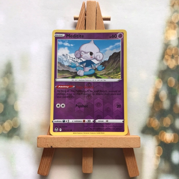 Thẻ hình Pokemon Meditite 072/195 - Lá bài Sword & Shield: Silver Tempest Common Reverse Holo tiếng Anh chính hãng
