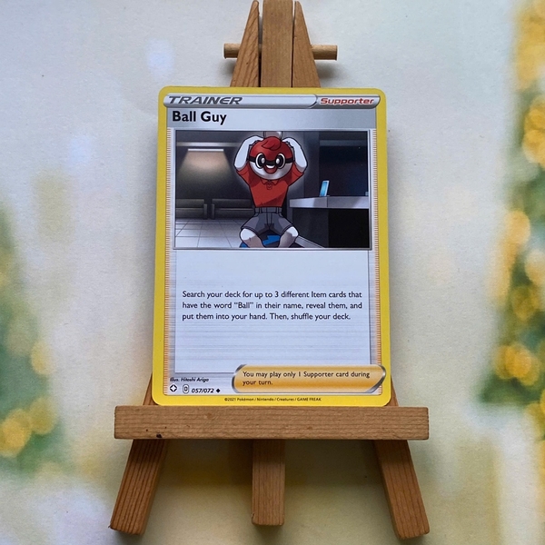 Thẻ hình Pokemon Ball Guy 057/072 - Lá bài lẻ Shining Fates Uncommon Reverse Holo tiếng Anh chính hãng
