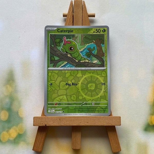 Thẻ hình Pokemon Caterpie 001/159 - Lá bài lẻ Journey Together Common Reverse Holo tiếng Anh chính hãng