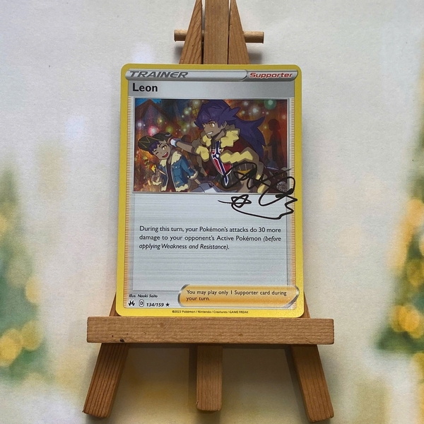 Thẻ hình Pokemon Leon 134/159 - Lá bài lẻ Crown Zenith Signature Rare Reverse Holo tiếng Anh chính hãng ảnh 2
