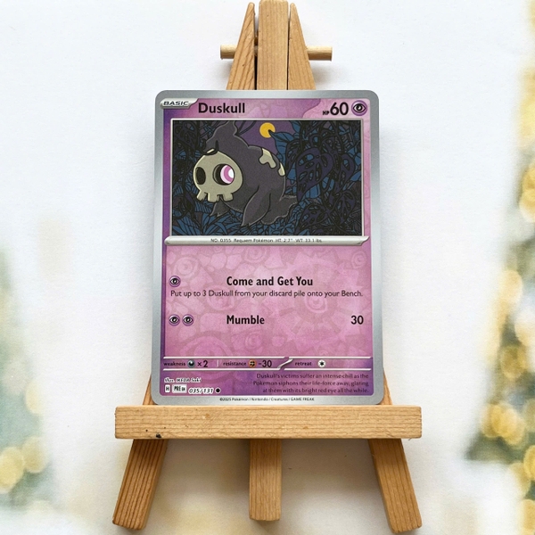 Thẻ hình Pokemon Duskull 035/131 - Lá bài lẻ Prismatic Evolutions Common Reverse Holo tiếng Anh chính hãng