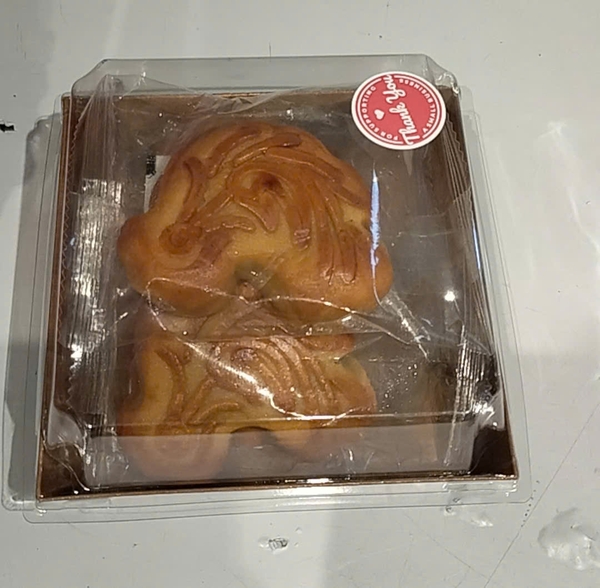 Bánh tự làm gồm Hộp 4 chiếc