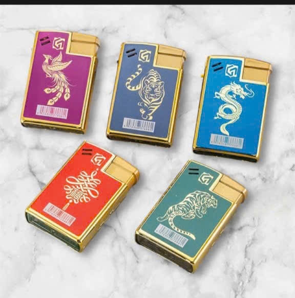 Bật lửa quẹt khò 1 cái