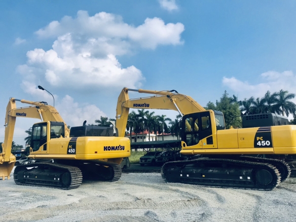 MÁY XÚC KOMATSU PC450-8R