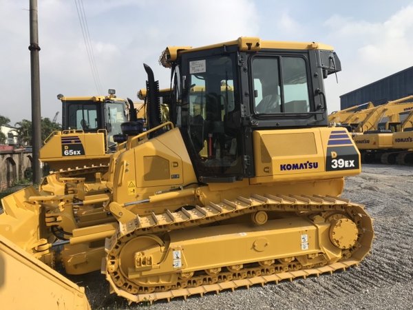 MÁY ỦI KOMATSU D39EX-22