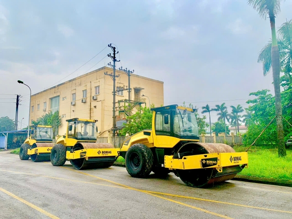 MÁY LU RUNG BOMAG BW213D-5SL