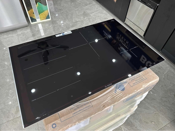 Bếp từ 4 vùng nấu Bosch PXE875DC1E series 8, vùng nấu đa nhiệm