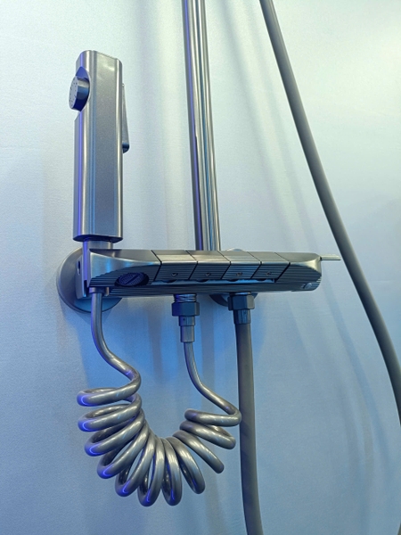 Bộ Vòi sen tắm đứng, Sen cây tắm đứng SC 048B