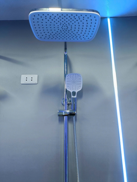 Bộ Vòi sen tắm đứng, Sen cây tắm đứng SC 095