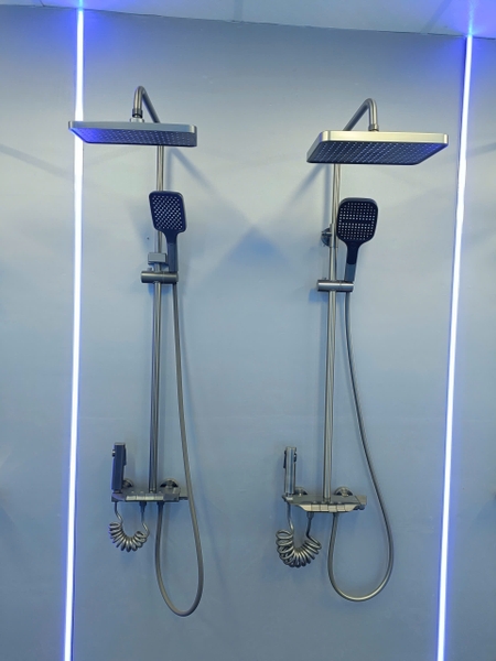 Bộ Vòi sen tắm đứng, Sen cây tắm đứng SC 048