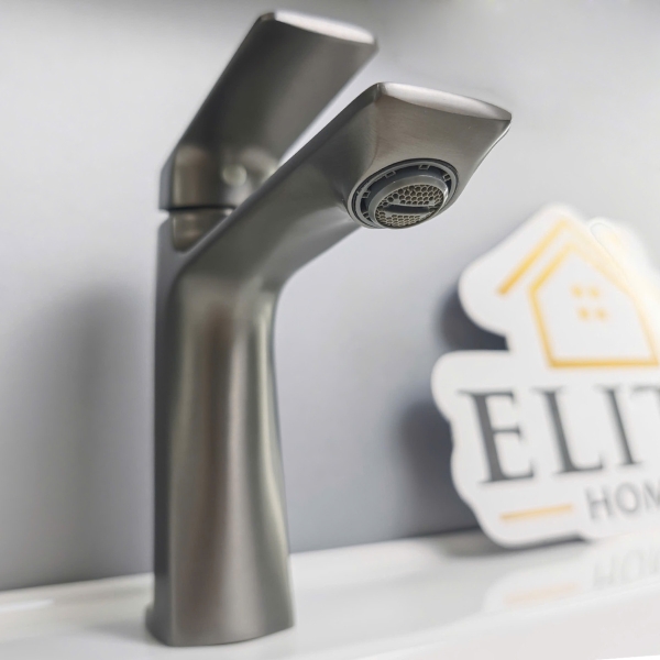 Vòi Lavabo Nóng Lạnh V36