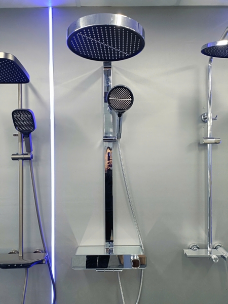 Bộ Vòi sen tắm đứng, Sen cây tắm đứng SC 100