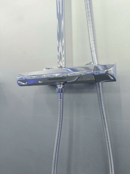 Bộ Vòi sen tắm đứng, Sen cây tắm đứng SC 015