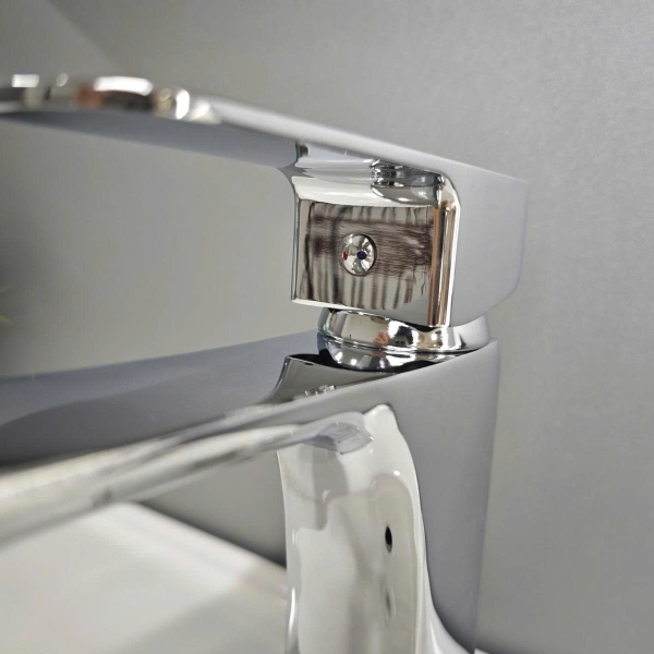 Vòi Lavabo Nóng Lạnh V40