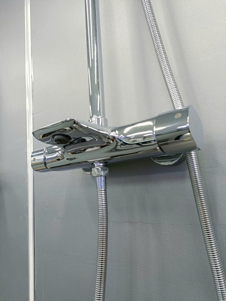 Bộ Vòi sen tắm đứng, Sen cây tắm đứng SC 028