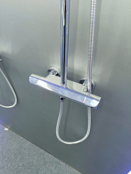 Bộ Vòi sen tắm đứng, Sen cây tắm đứng SC 015