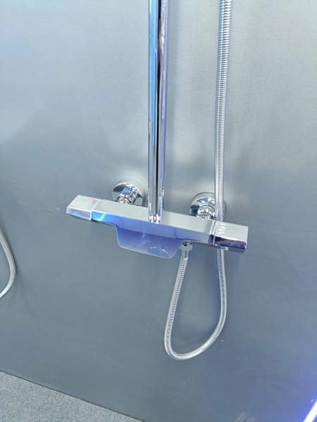 Bộ Vòi sen tắm đứng, Sen cây tắm đứng SC 013