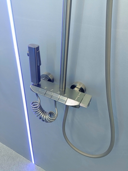 Bộ Vòi sen tắm đứng, Sen cây tắm đứng SC 048B