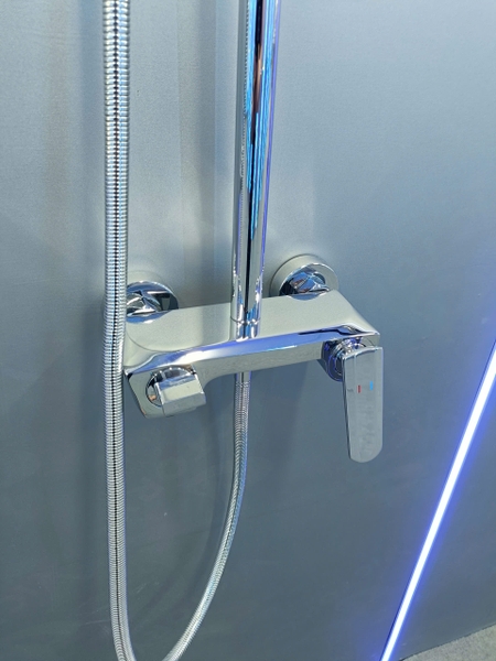 Bộ Vòi sen tắm đứng, Sen cây tắm đứng SC 012