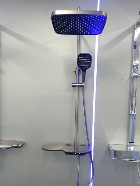 Bộ Vòi sen tắm đứng, Sen cây tắm đứng SC 011