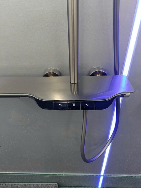 Bộ Vòi sen tắm đứng, Sen cây tắm đứng SC 011