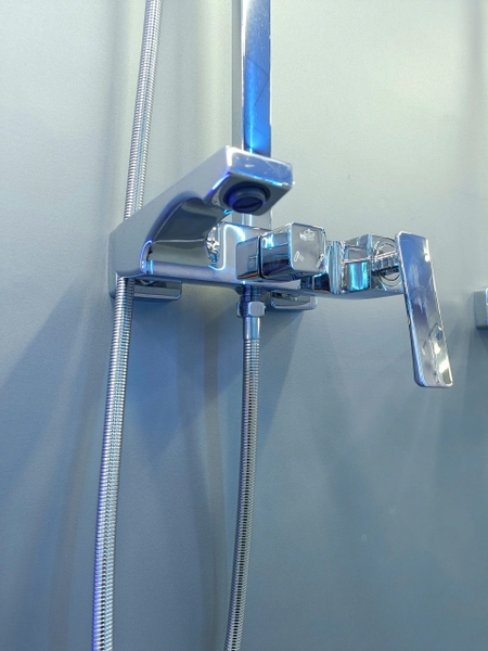 Bộ Vòi sen tắm đứng, Sen cây tắm đứng SC 005