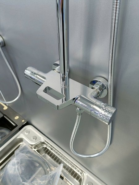 Bộ Vòi sen tắm đứng, Sen cây tắm đứng SC 055