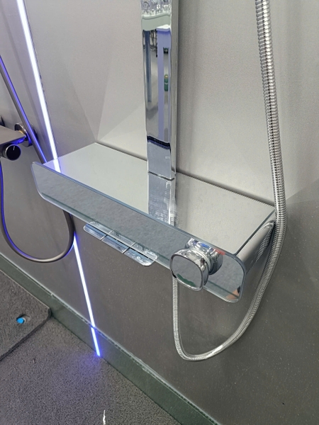 Bộ Vòi sen tắm đứng, Sen cây tắm đứng SC 100