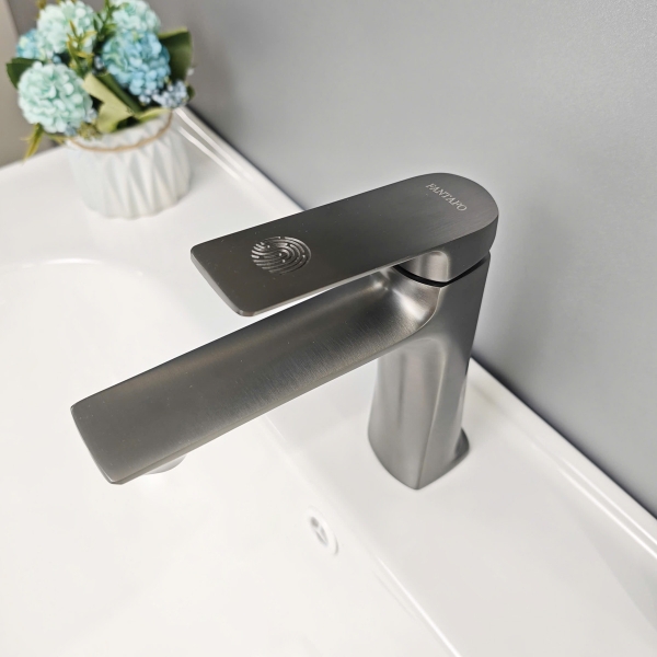 Vòi Lavabo Nóng Lạnh V36