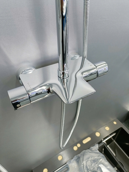 Bộ Vòi sen tắm đứng, Sen cây tắm đứng SC 028