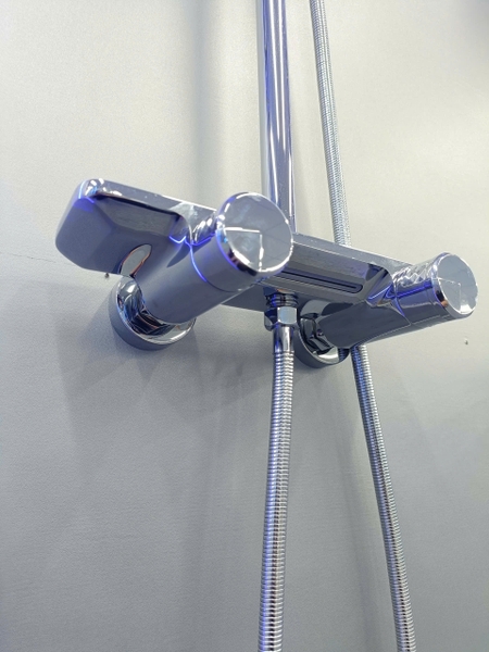 Bộ Vòi sen tắm đứng, Sen cây tắm đứng SC 034T