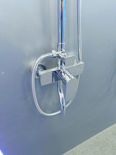 Bộ Vòi sen tắm đứng, Sen cây tắm đứng SC 023A