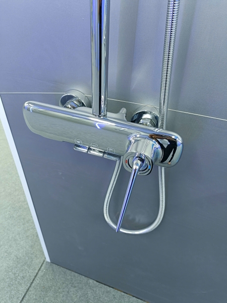 Bộ Vòi sen tắm đứng, Sen cây tắm đứng SC 099