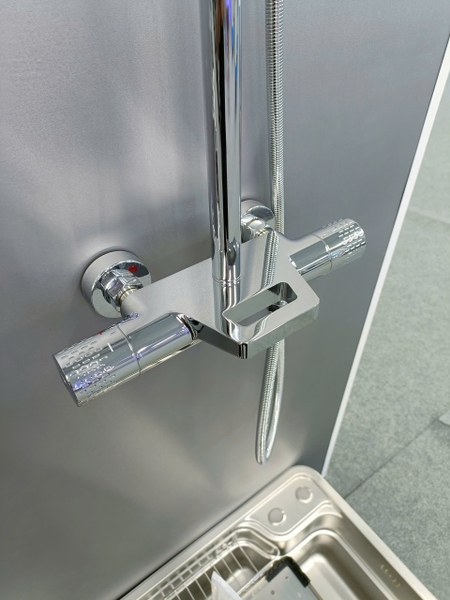 Bộ Vòi sen tắm đứng, Sen cây tắm đứng SC 055